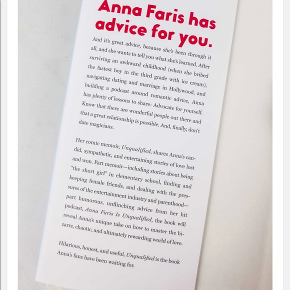 HARDCOVER Unqualified by Anna Faris - Picture 6 of 8